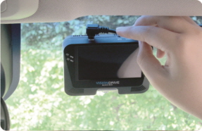 3.	Connect cable and attach on windshield